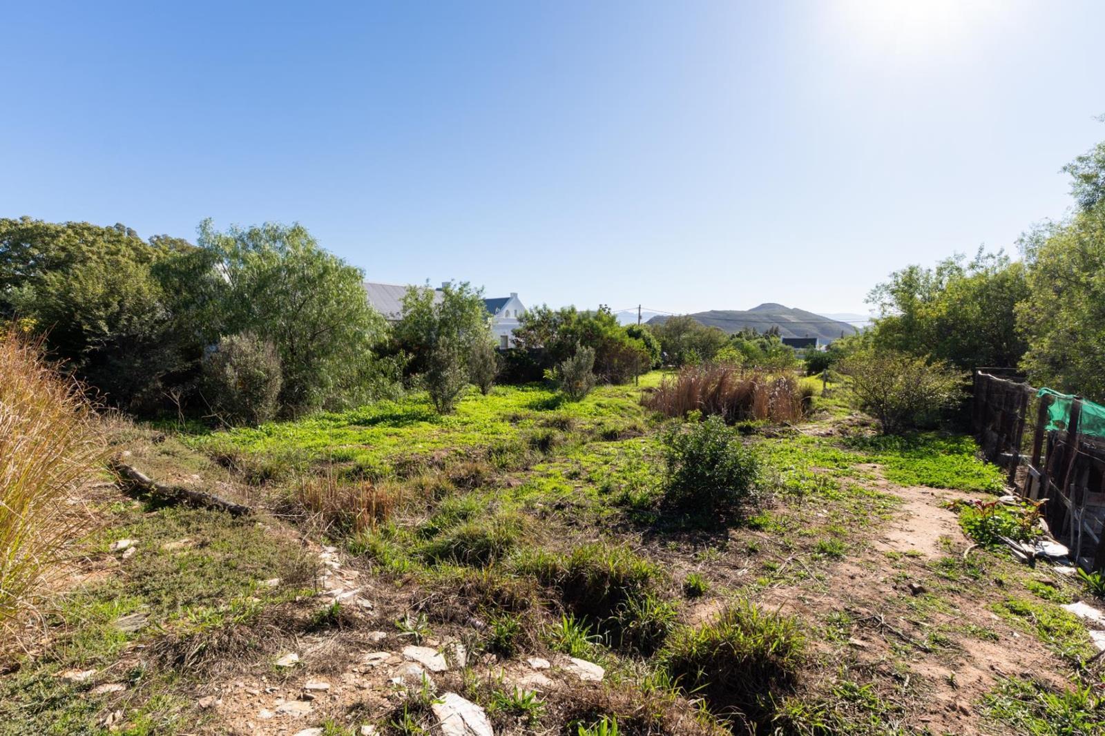 1 750 m² Land available in McGregor