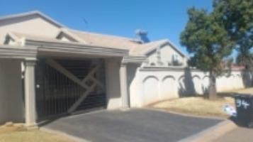 4 Bedroom House in Brackendowns