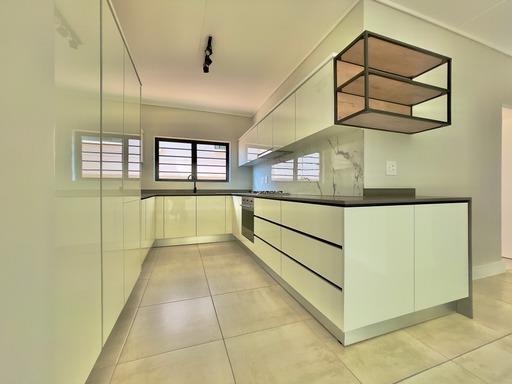 3 Bedroom Apartment in Waterfall