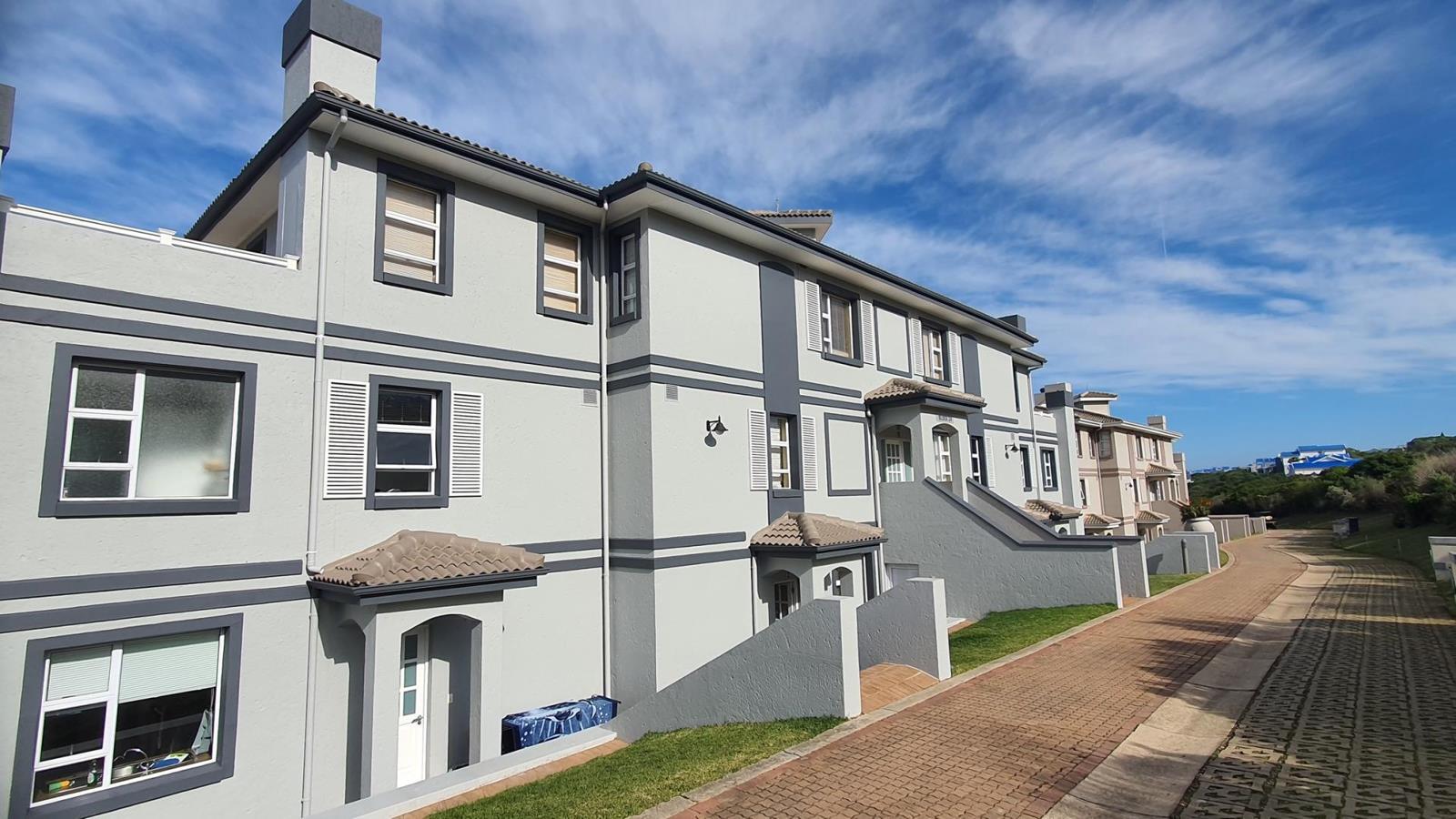 2 Bedroom Apartment in Pinnacle Point Golf Estate
