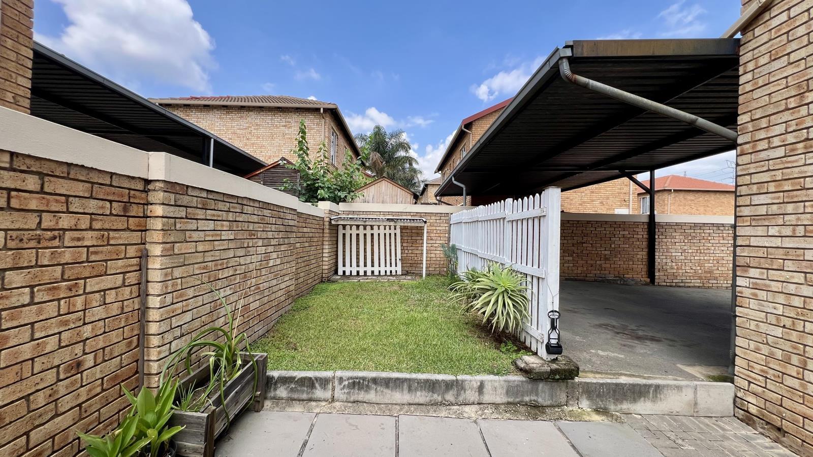 2 Bedroom Duplex in Strubens Valley