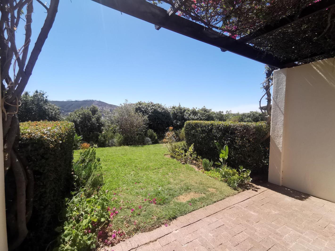2 Bedroom Apartment in Vredehoek
