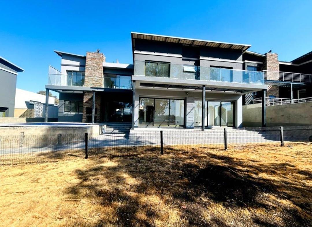 4 Bedroom House in Eikenhof