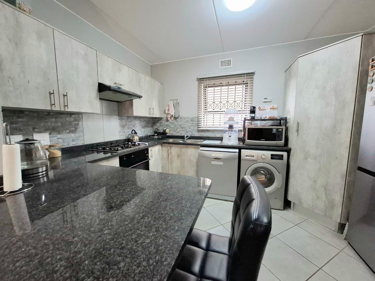 2 Bedroom Townhouse in Brentwood Park