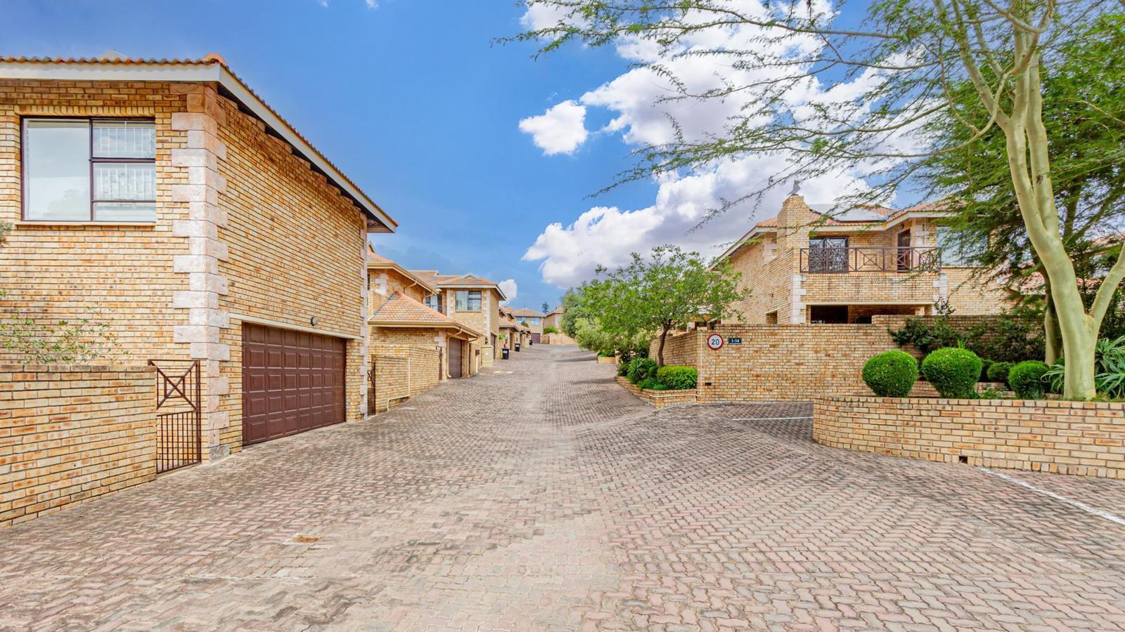 4 Bedroom Townhouse in North Riding