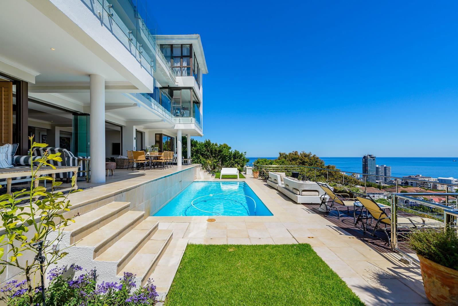 4 Bedroom House in Green Point