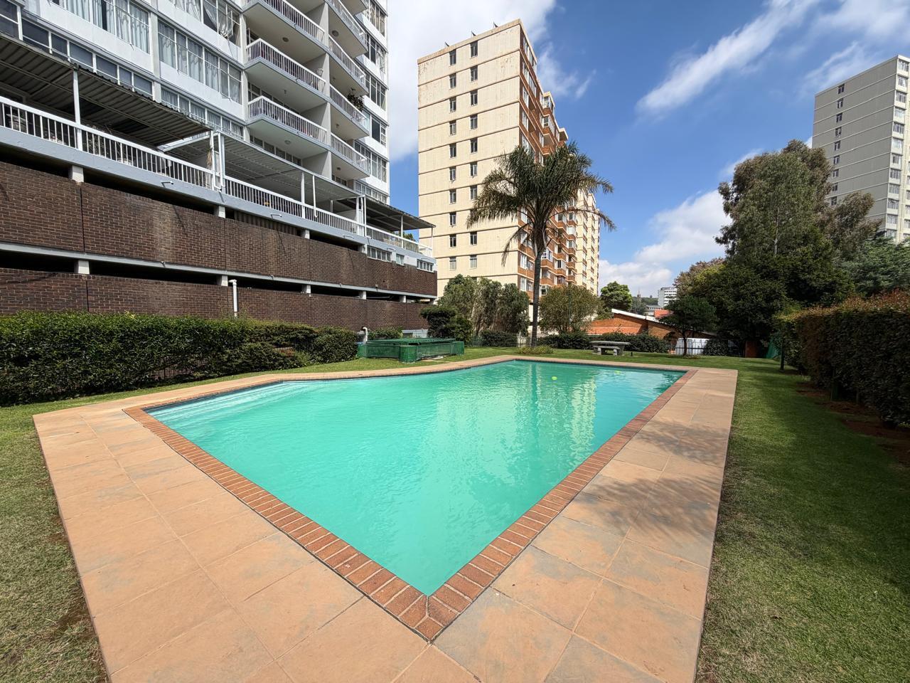 2 Bedroom Apartment in Bedford Gardens