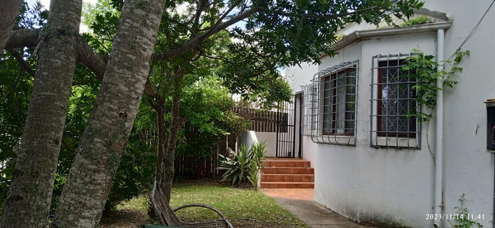 2 Bedroom Apartment in Grahamstown (Makhanda) Central