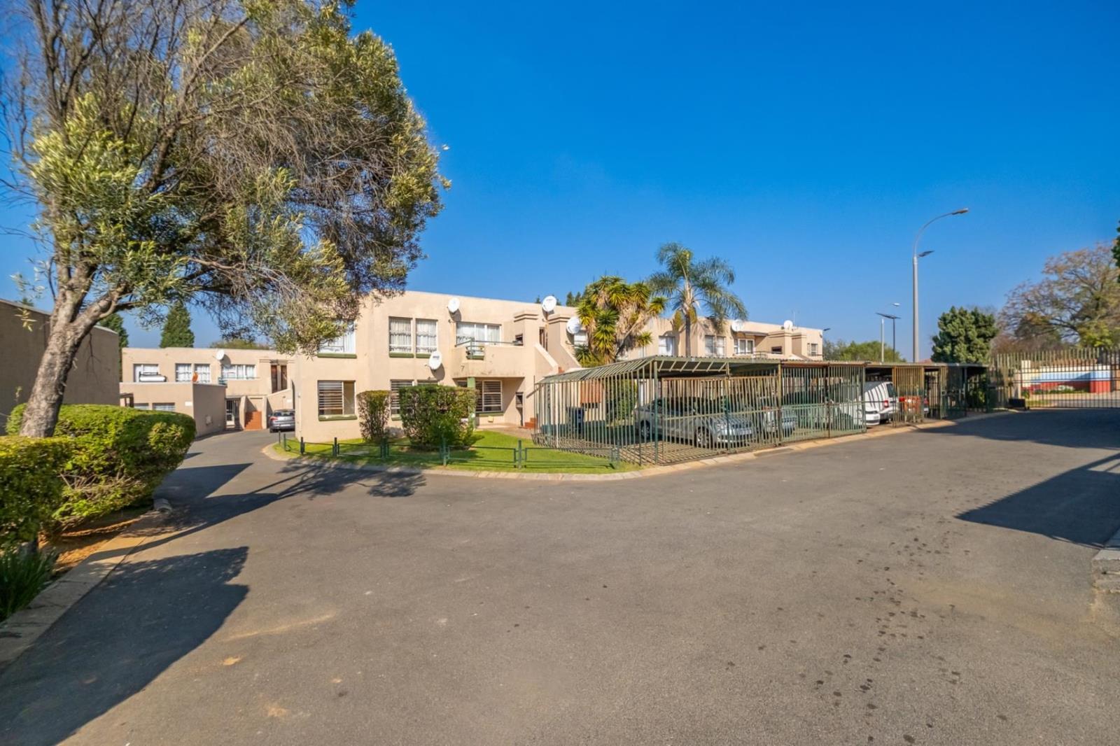 2 Bedroom Apartment in Grobler Park