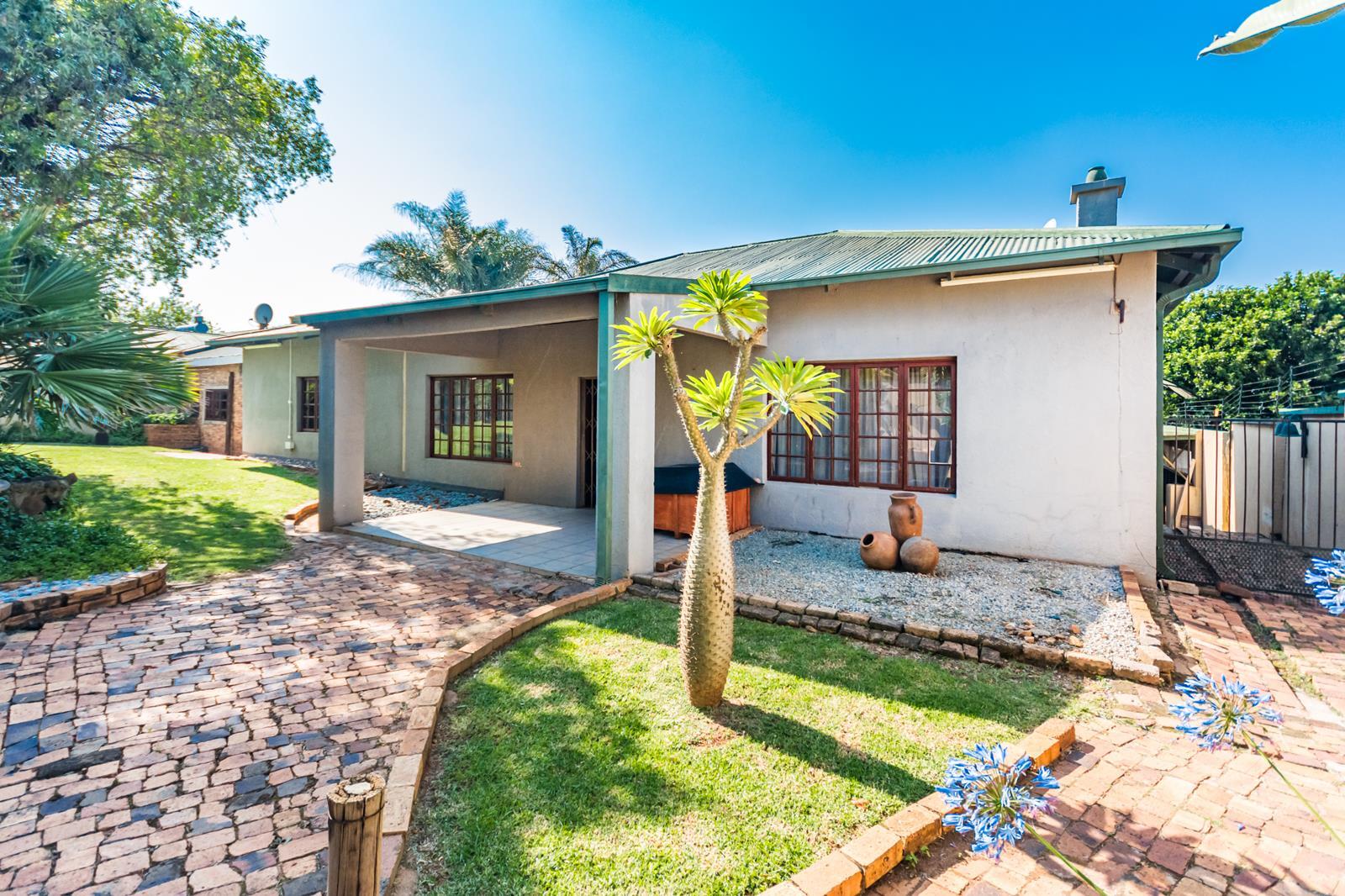 4 Bedroom House in Krugersdorp North