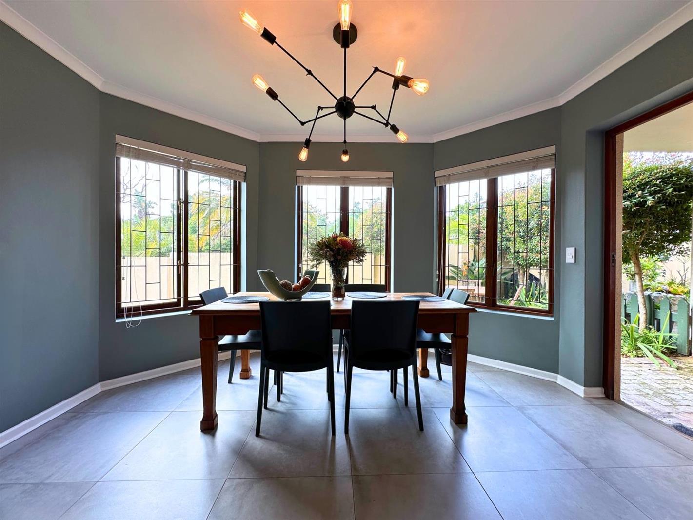 3 Bedroom Apartment in Seaside Longships