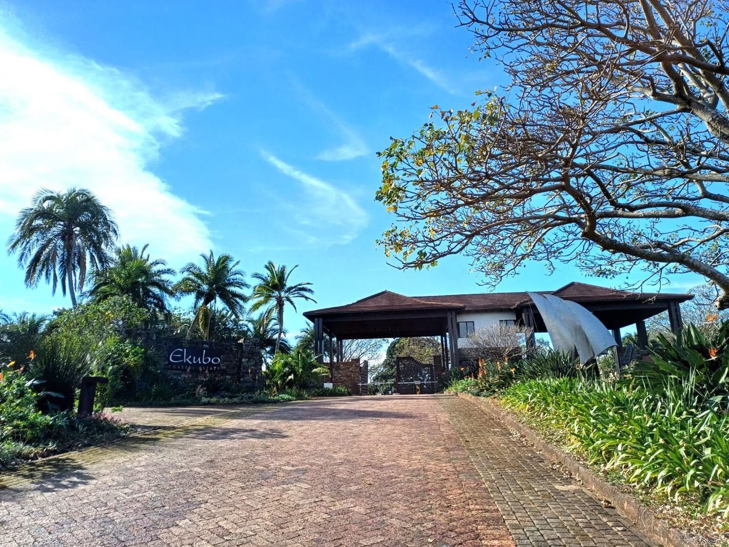 1 438 m² Land available in Port Edward