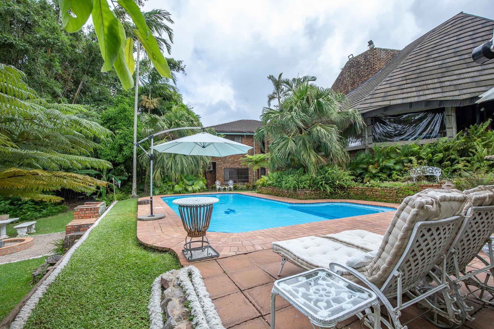 6 Bedroom House in Meer En See