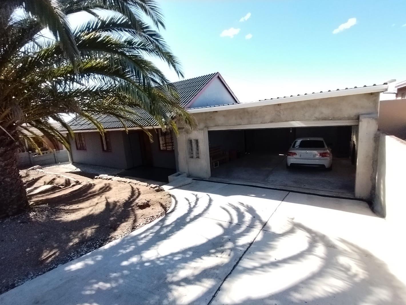 3 Bedroom House in Hillside