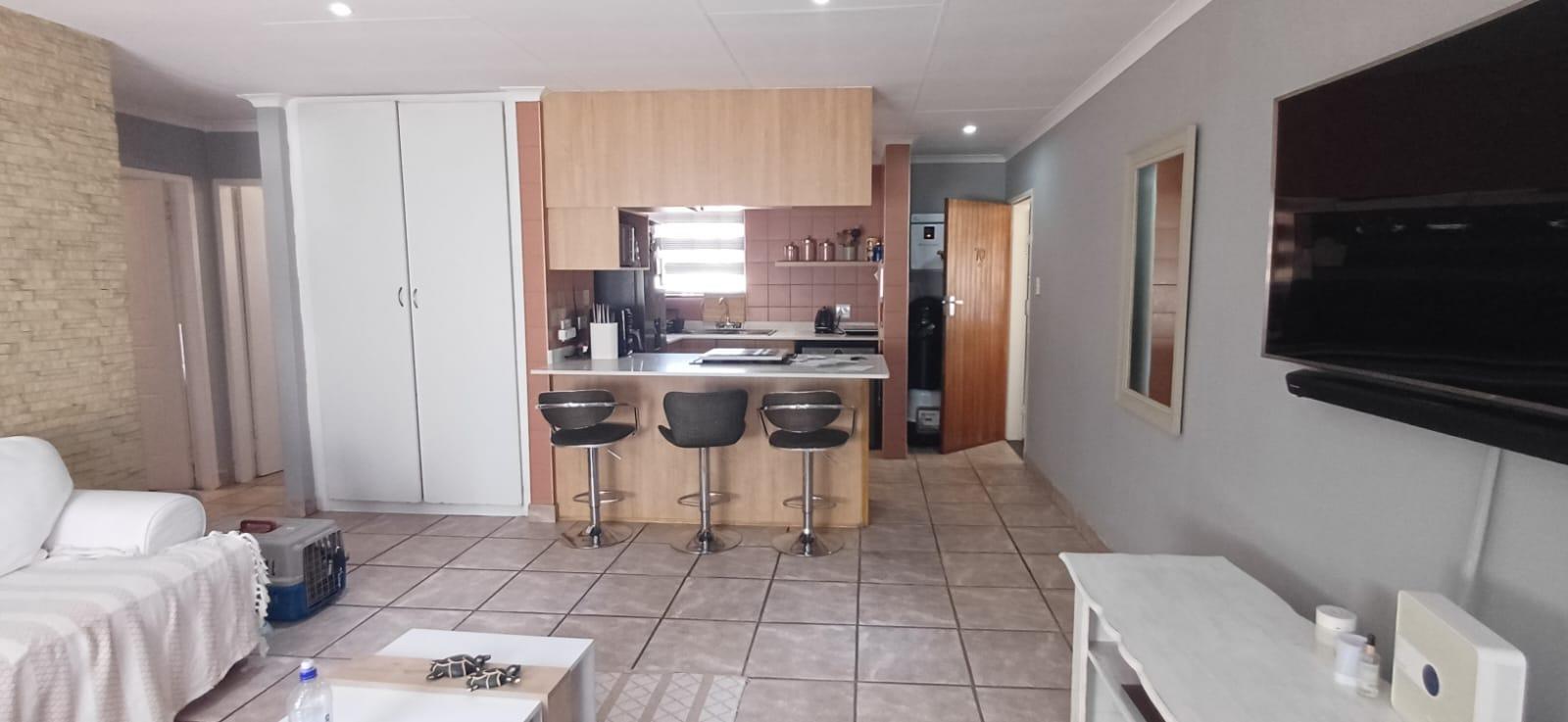 2 Bedroom Apartment in Verwoerdpark