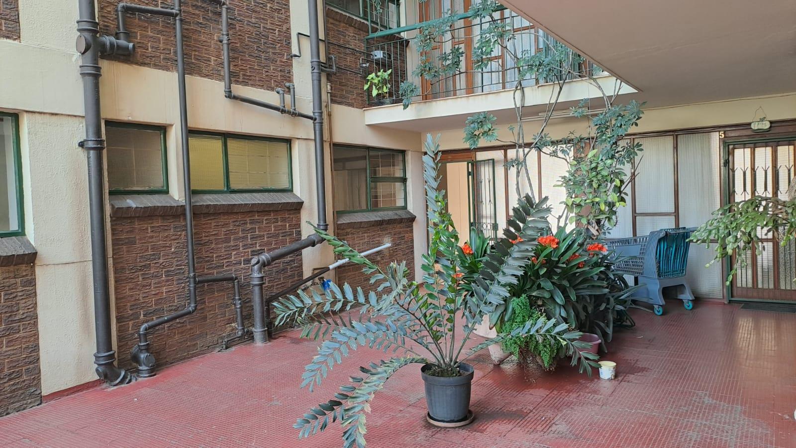 2 Bedroom Apartment in Krugersdorp Central