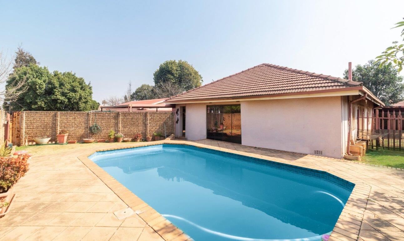 3 Bedroom House in Klopperpark