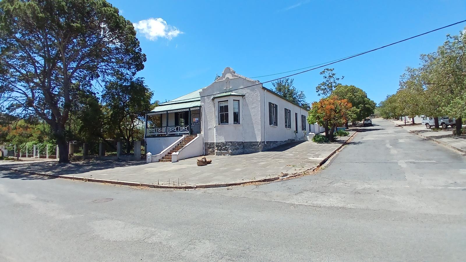 5 Bedroom House in Graaff Reinet