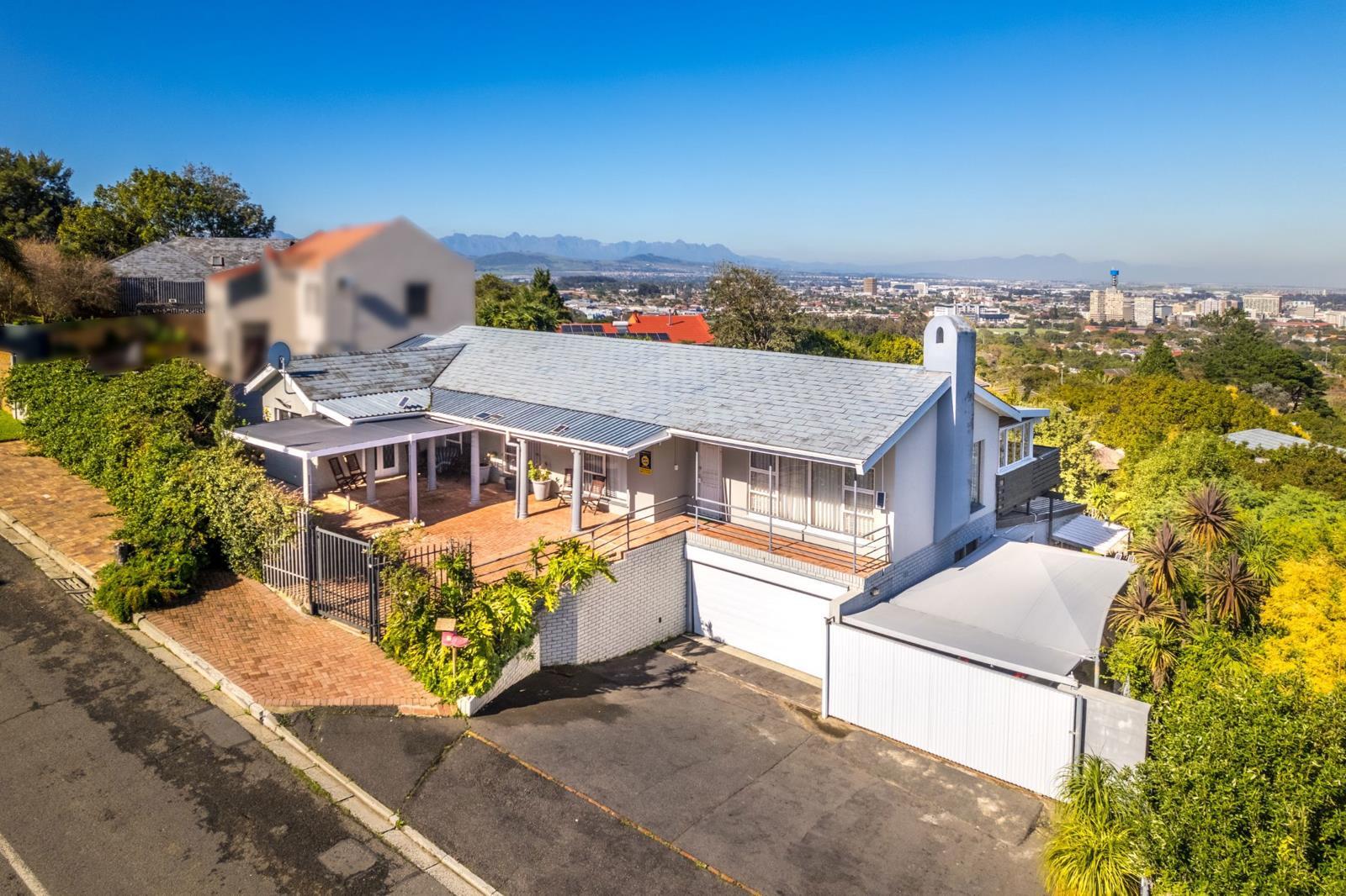 3 Bedroom House in Hoheizen