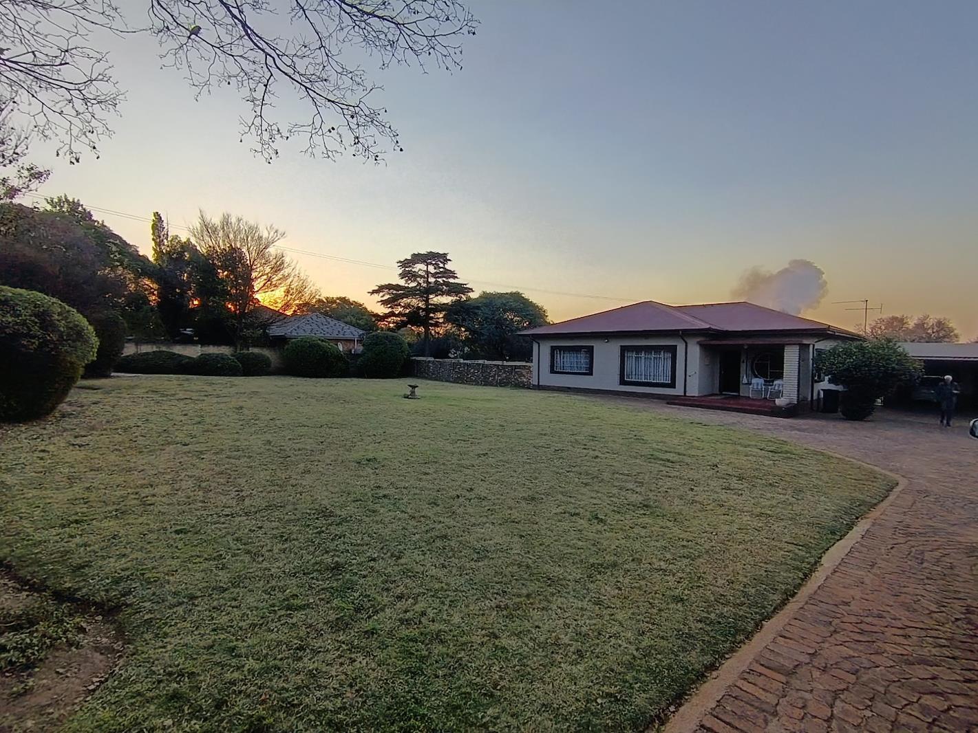 3 Bedroom House in Parkhill Gardens