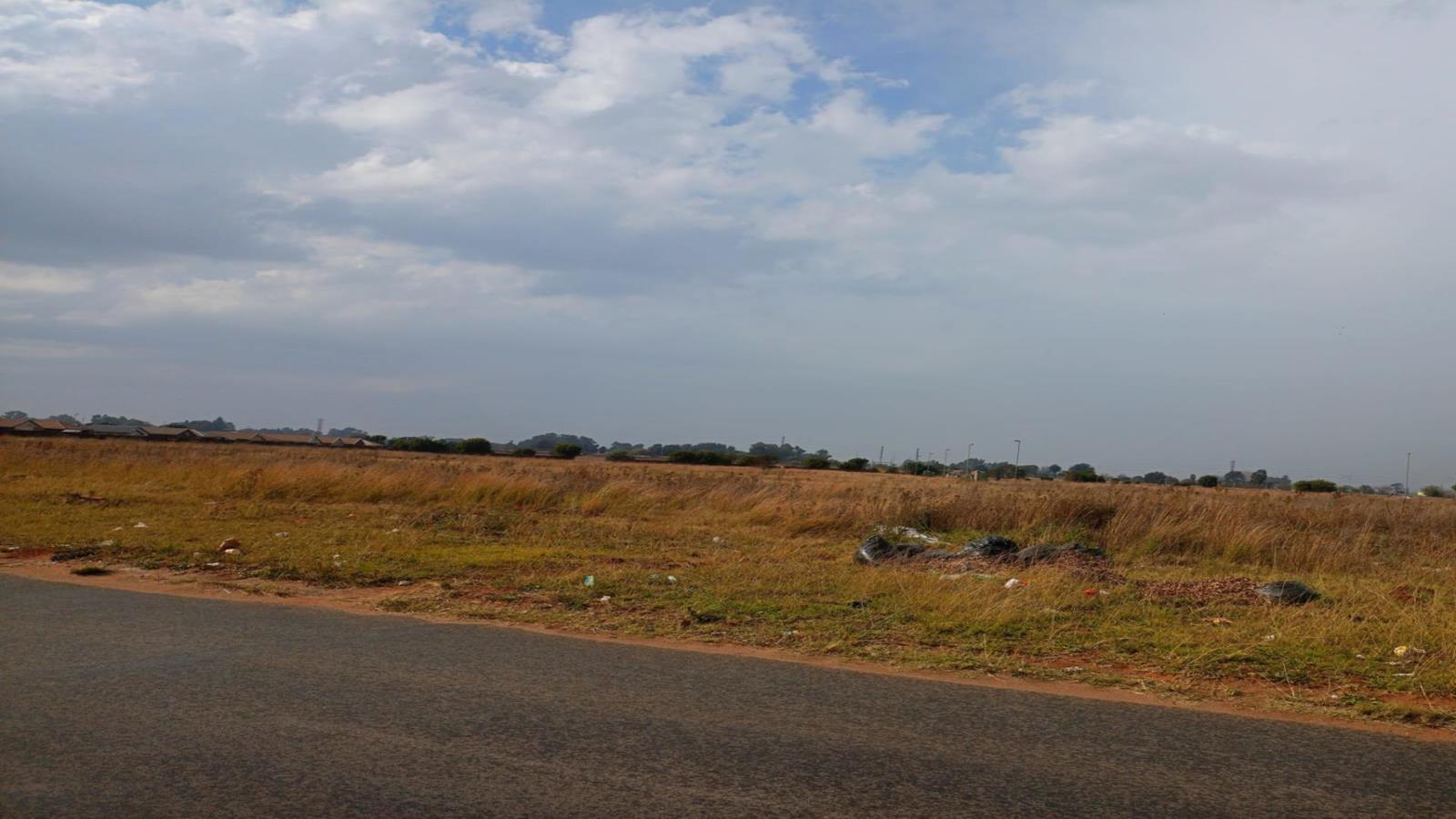 1 039 m² Land available in Crystal Park