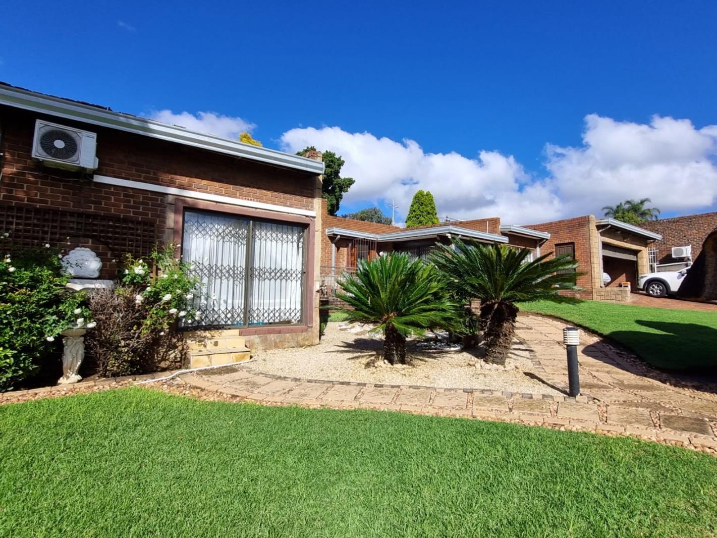 3 Bedroom House in Glenvista