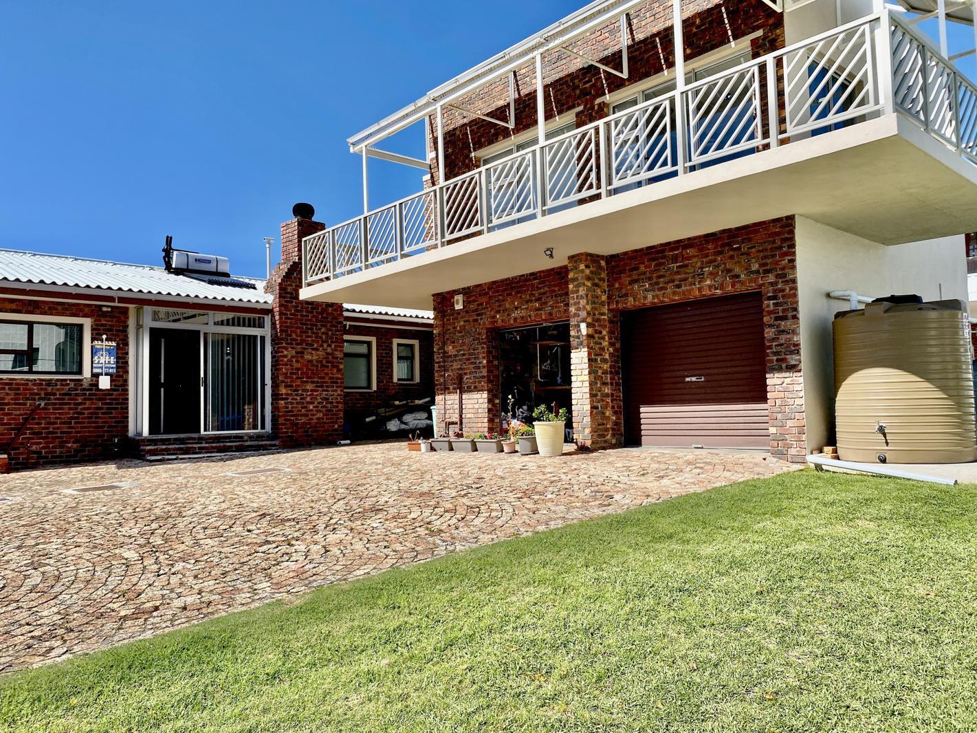 3 Bedroom House in De Kelders
