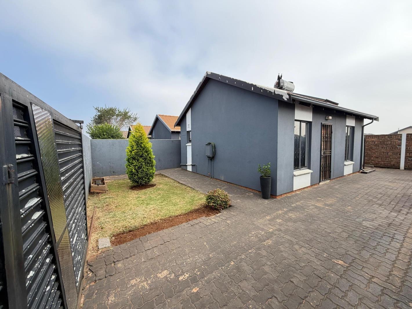 2 Bedroom House in Sky City