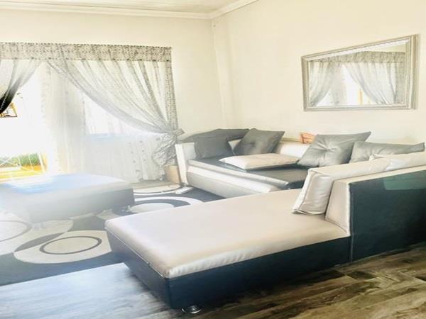 2 Bedroom Townhouse in Saxonwold