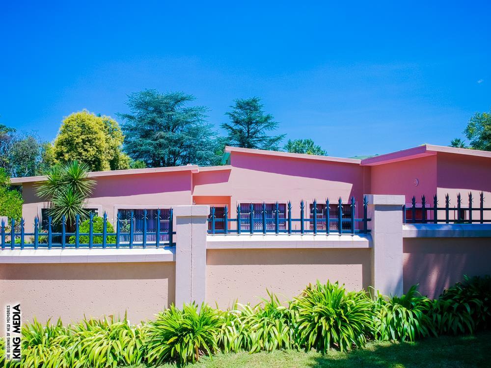 5 Bedroom House in Signal Hill