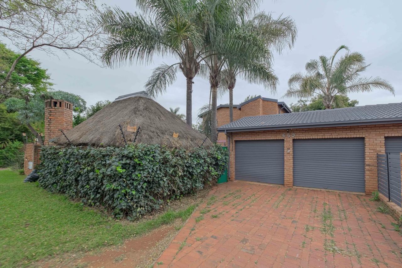 5 Bedroom House in Elarduspark