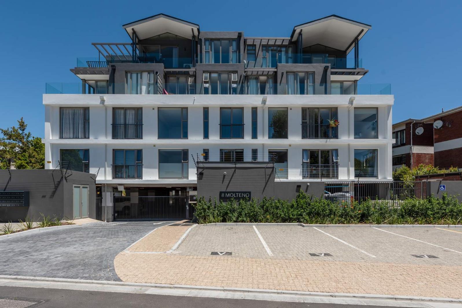 Studio Apartment in Claremont