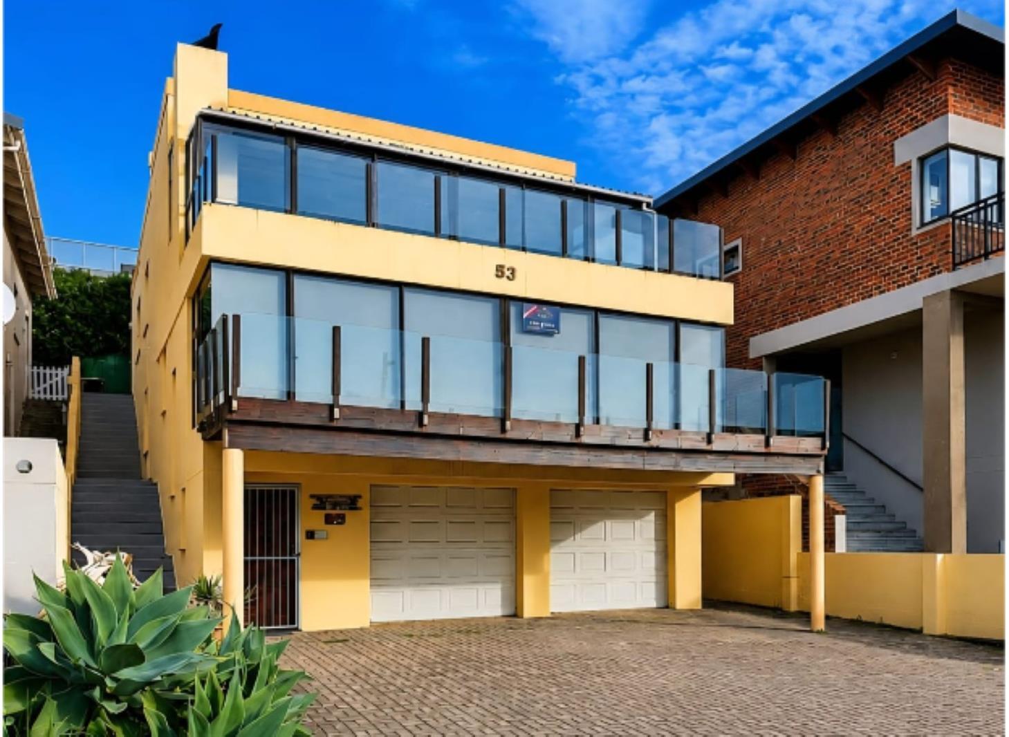 6 Bedroom House in Stilbaai Wes