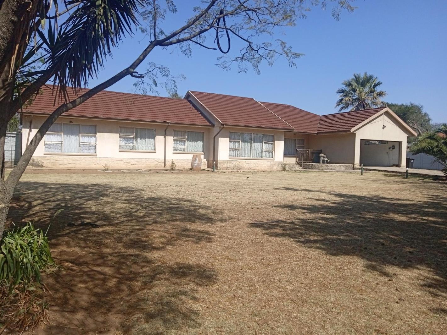 4 Bedroom House in Parkhill Gardens