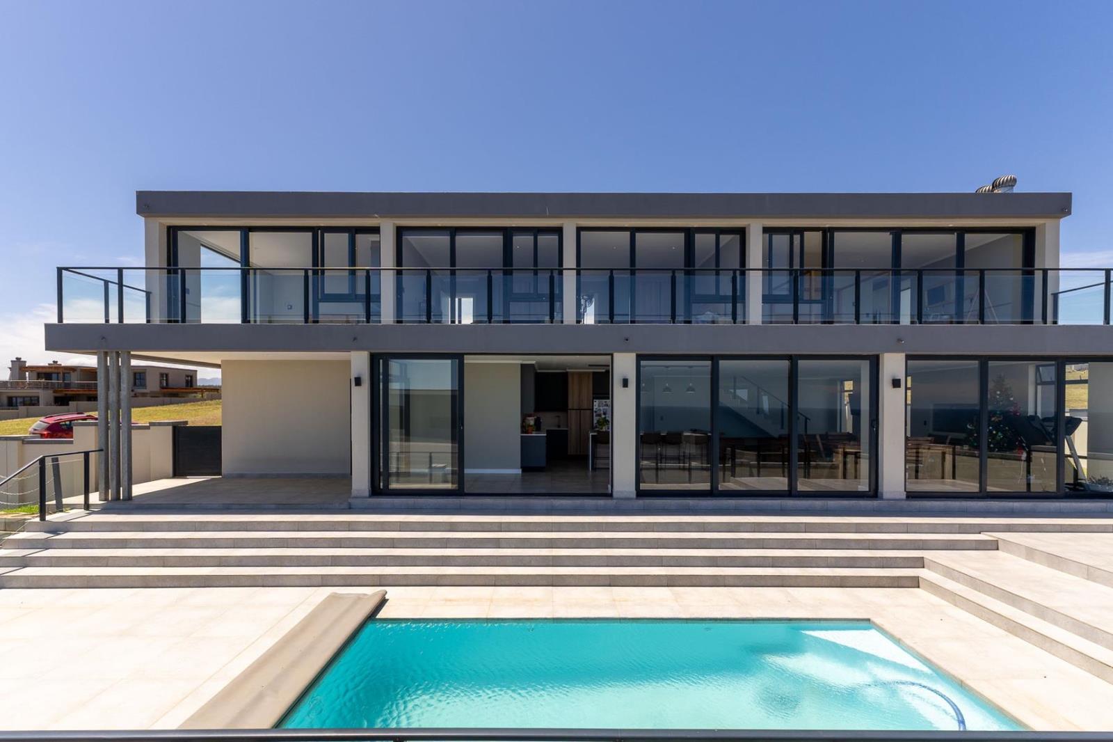 4 Bedroom House in Le Grand George Golf Estate