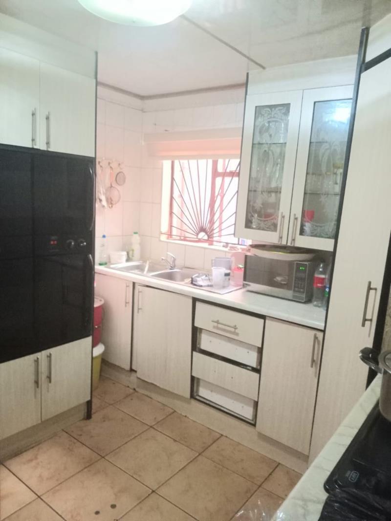 2 Bedroom House in Meadowlands