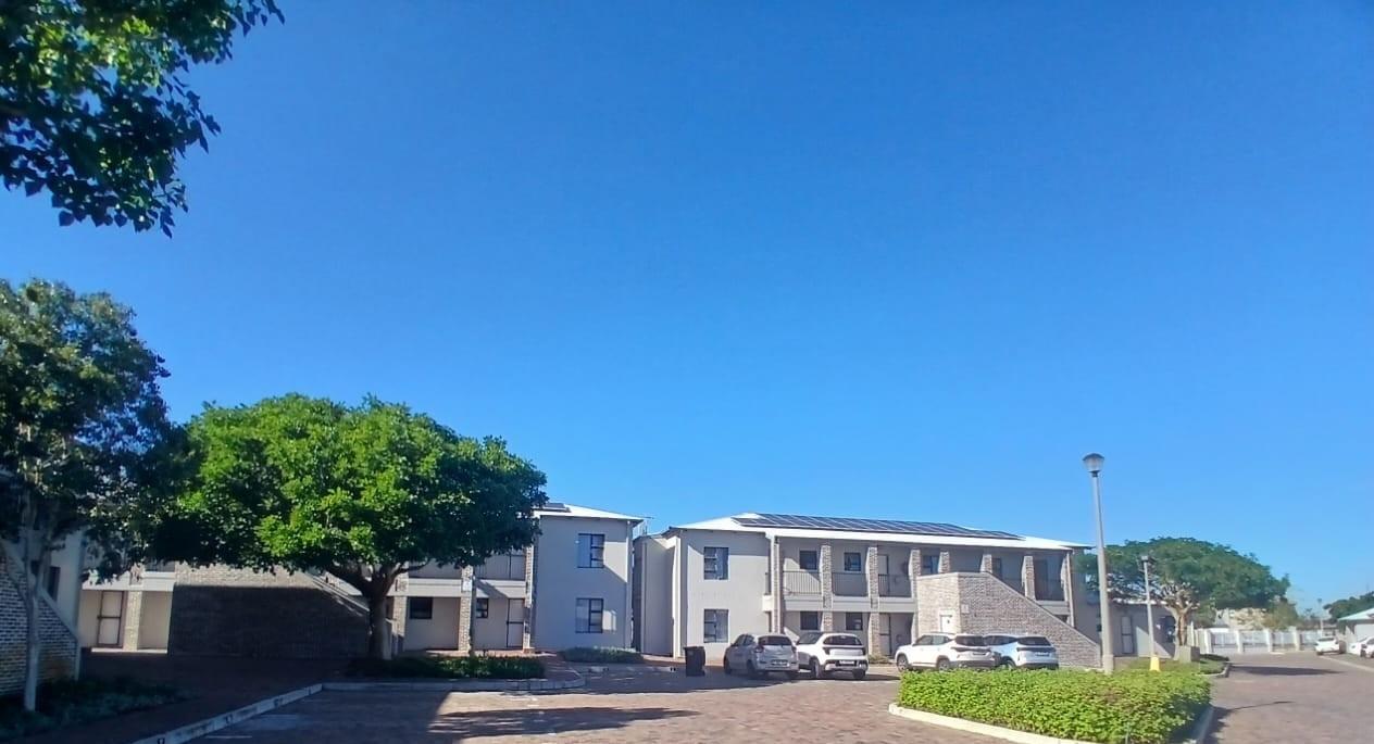 2 Bedroom Apartment in Burgundy Estate