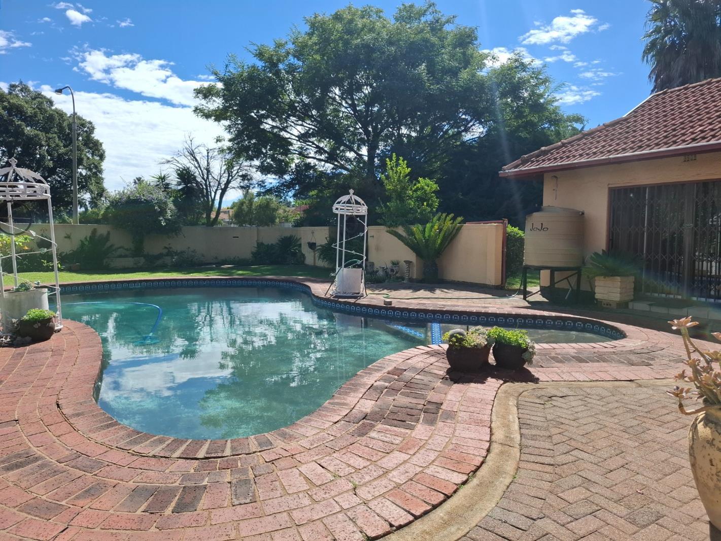 3 Bedroom House in Brackendowns