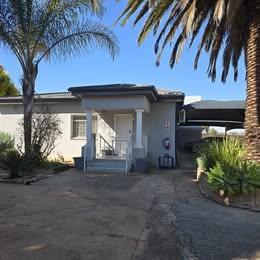 1 Bedroom Garden Cottage in Olympus AH