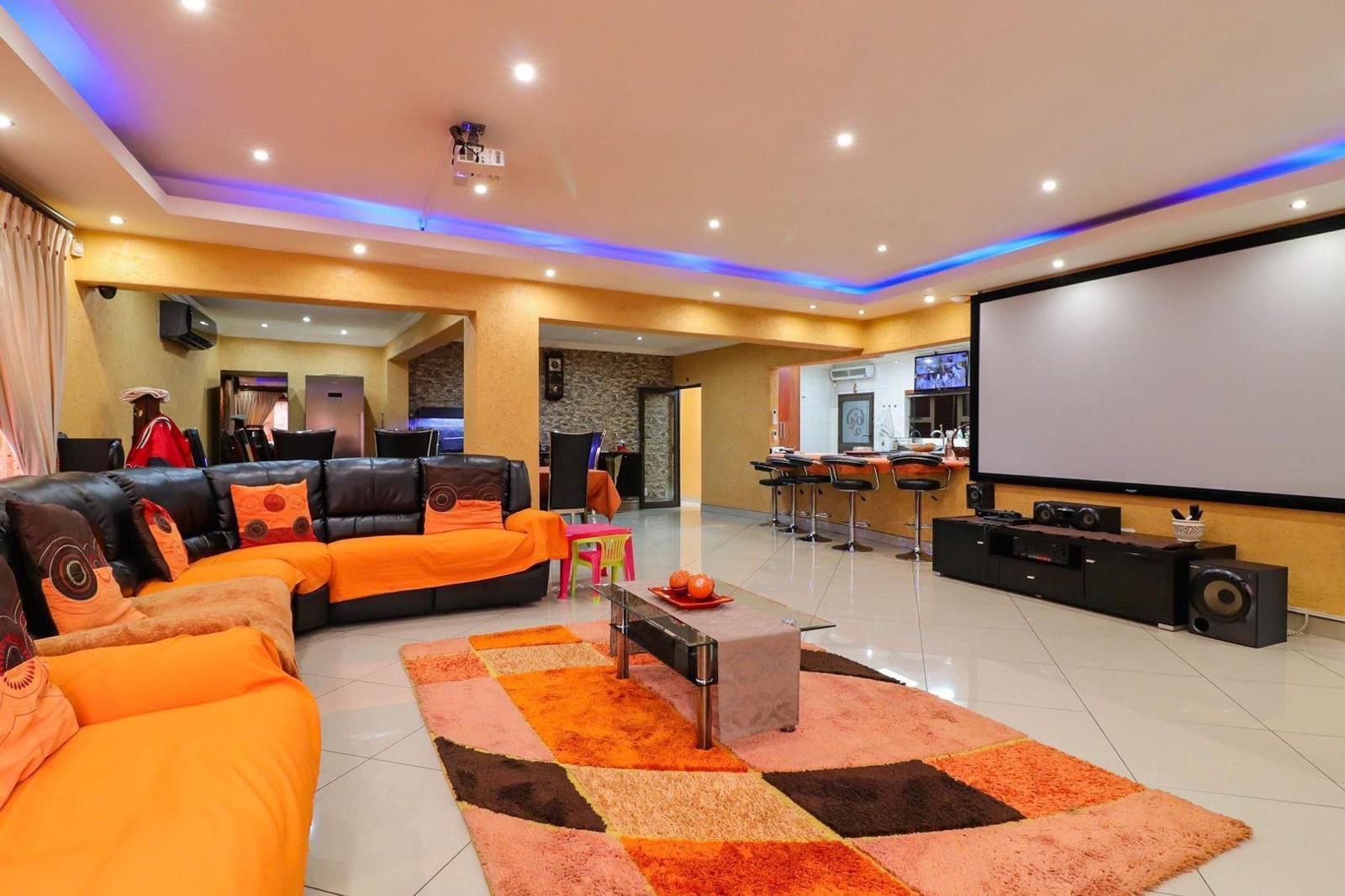 4 Bedroom House in Zakariyya Park