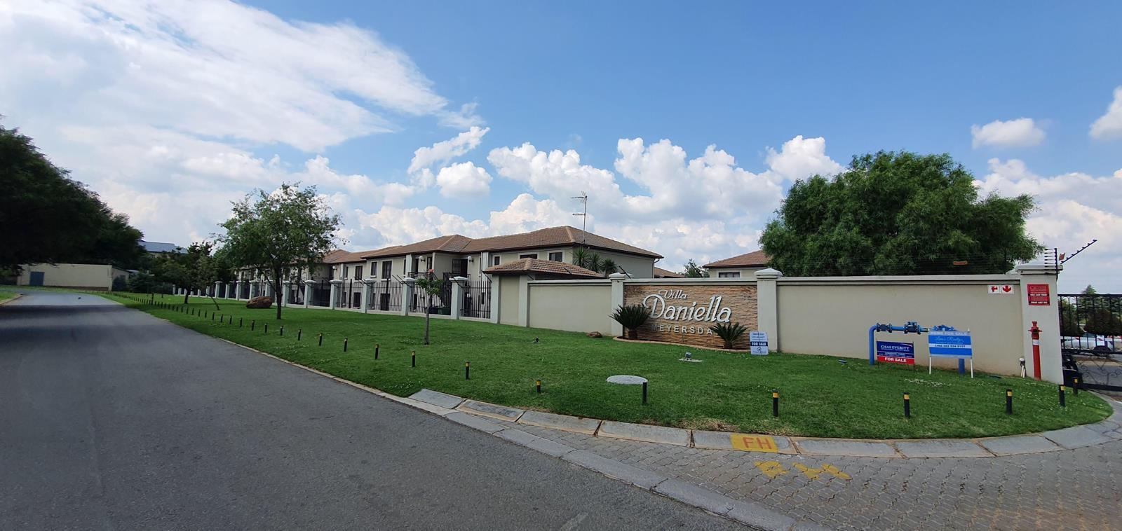 2 Bedroom Townhouse in Meyersdal