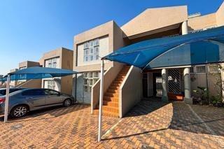 3 Bedroom Townhouse in Oakdene