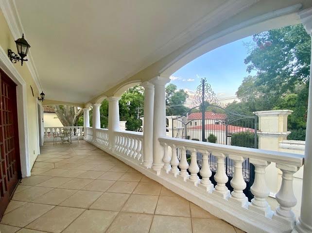 1 Bedroom Apartment in Waterkloof