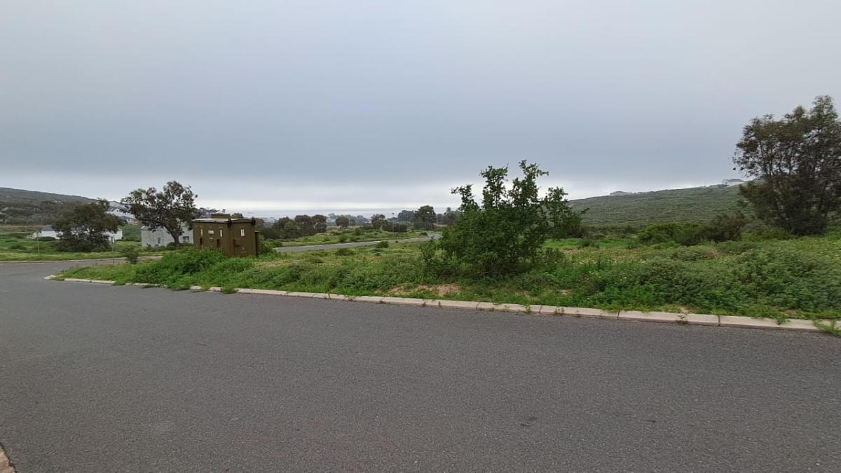 437 m² Land available in St Helena Views