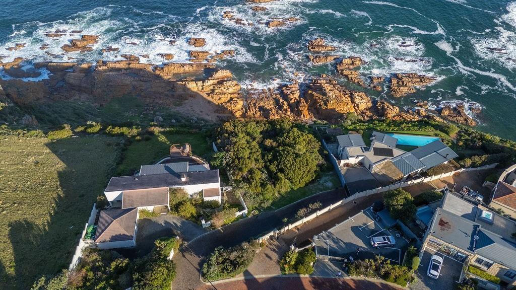 1 016 m² Land available in The Heads