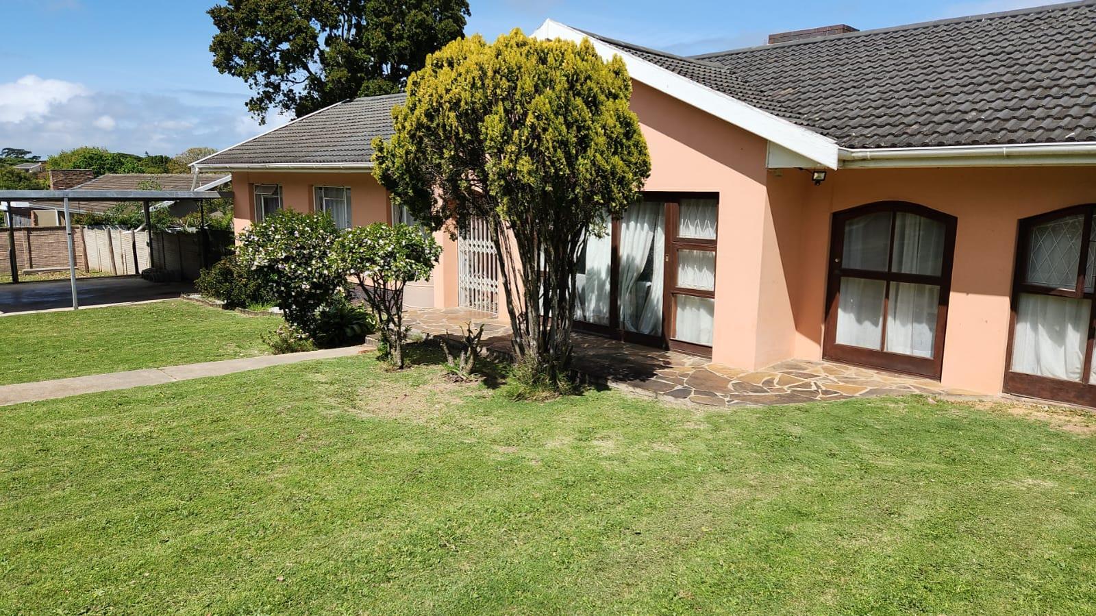 5 Bedroom House in Fernglen