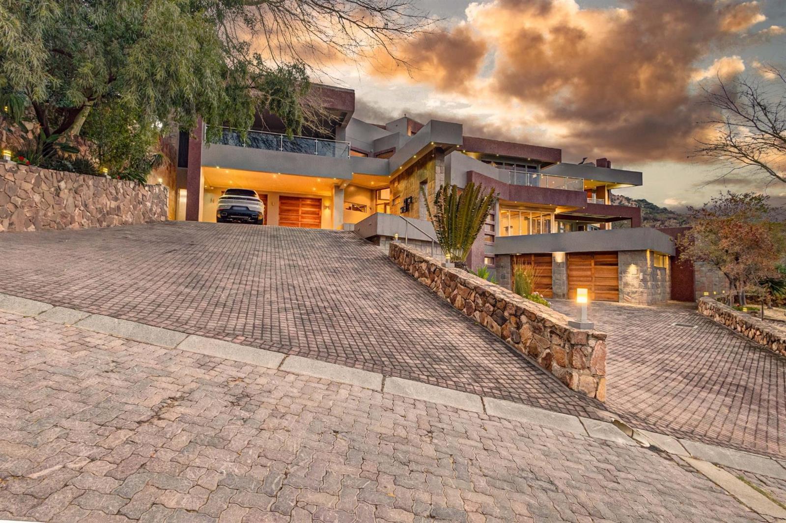 4 Bedroom House in Featherbrooke Estate