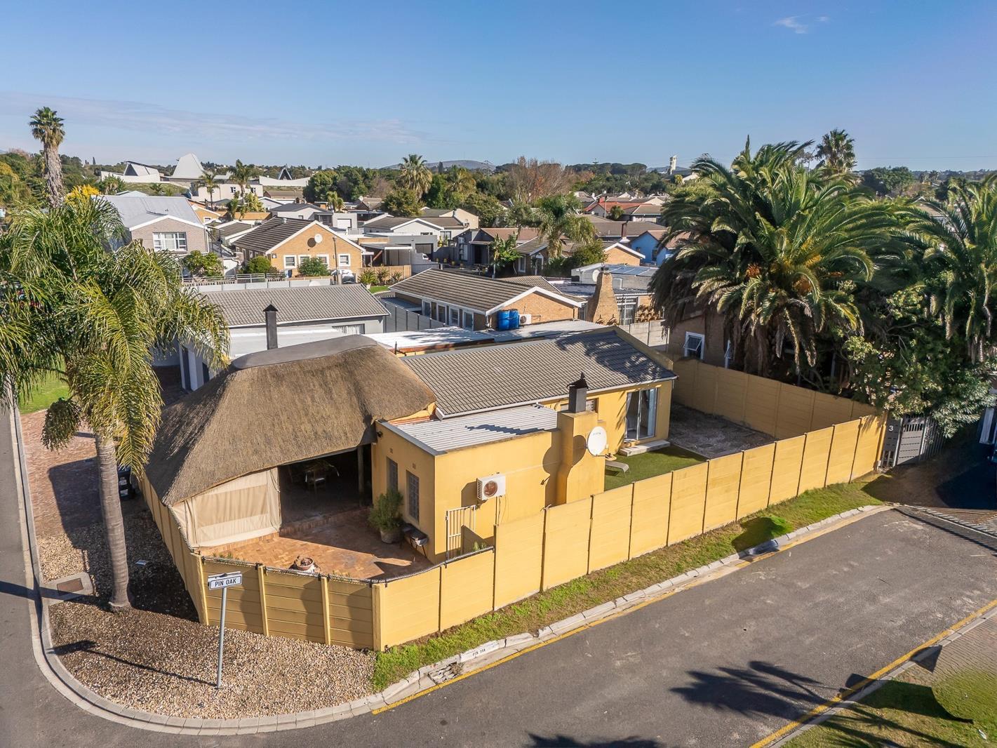 2 Bedroom House in Oak Glen