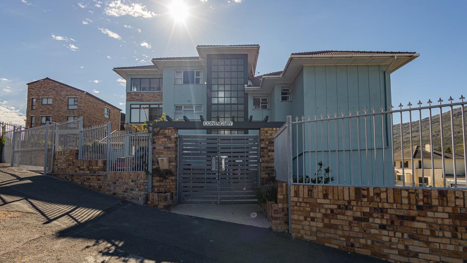 2 Bedroom Apartment in Fish Hoek