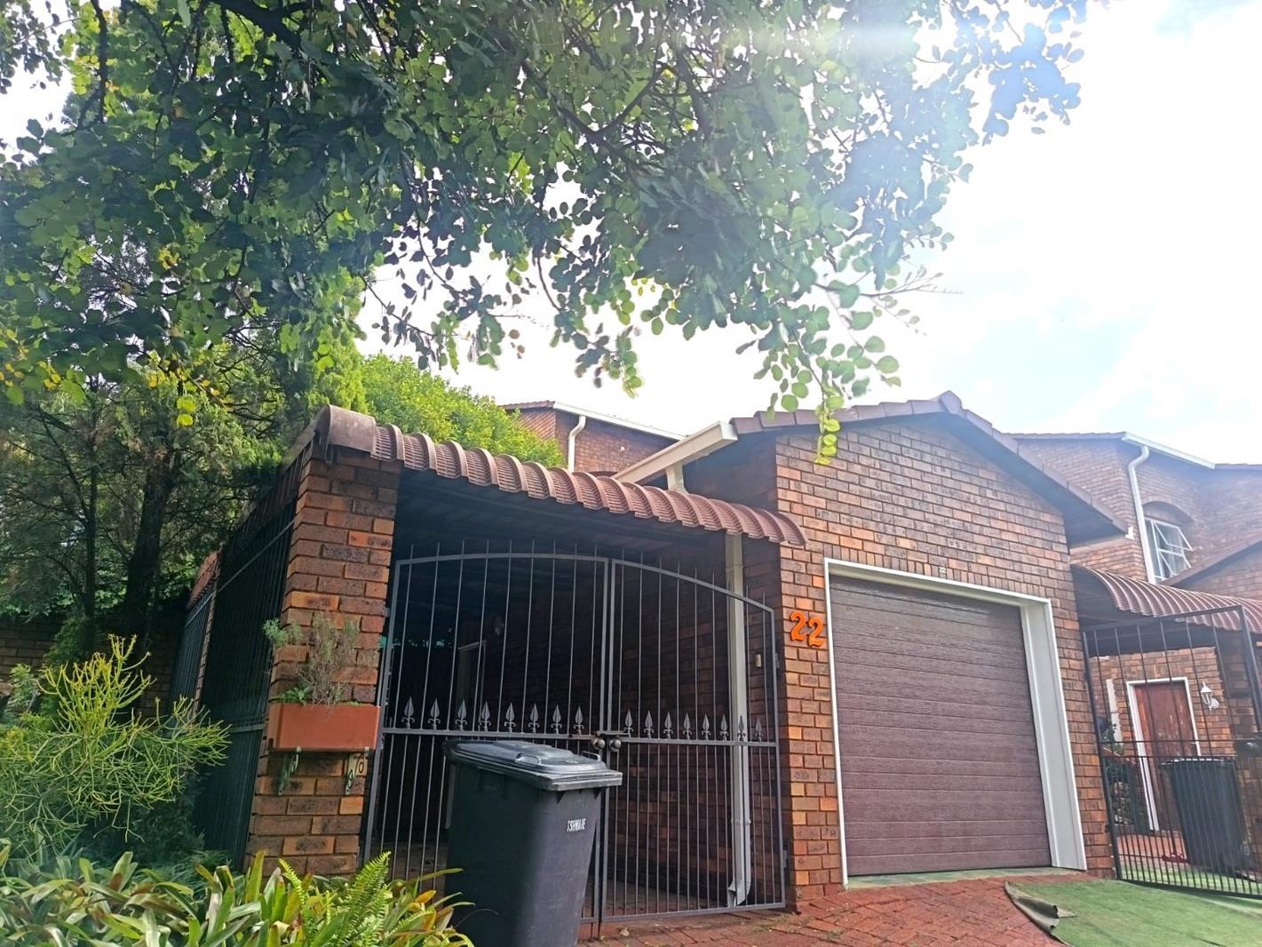 3 Bedroom Townhouse in Zwartkop